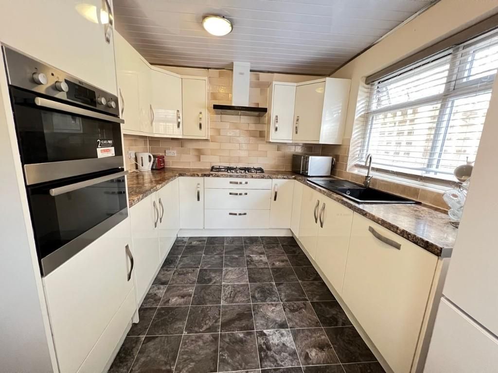 Property photo 2 of 17 Image