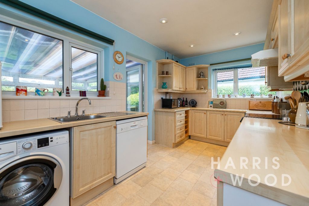 Property photo 2 of 25 4476904