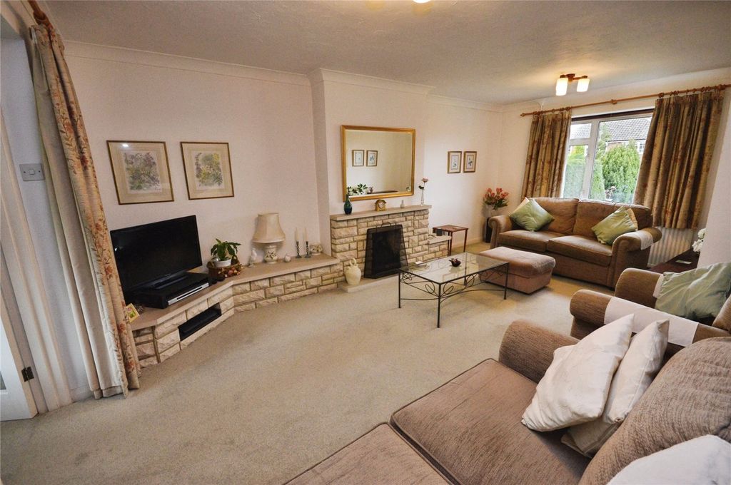 Property photo 2 of 16 Picture No. 13