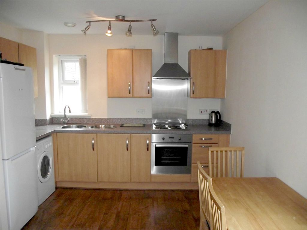 Property photo 3 of 6