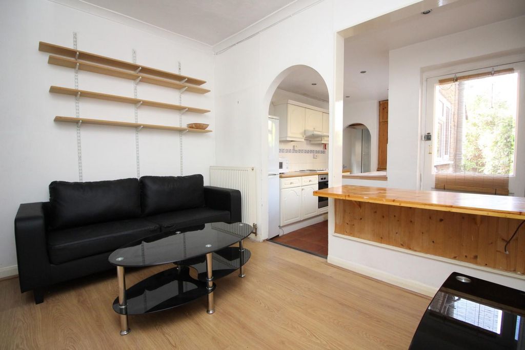 Property photo 3 of 9 Picture 3