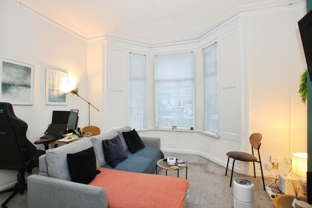 Property photo 3 of 16 Img_3063