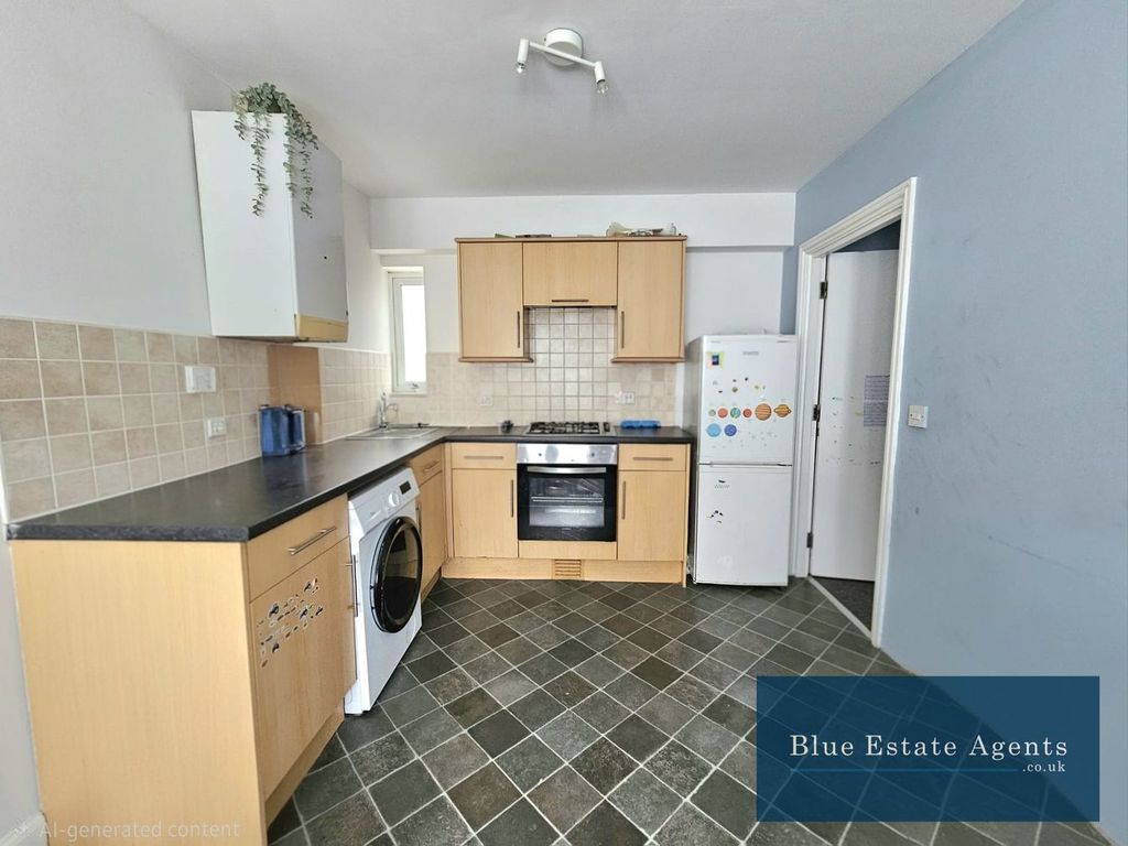 Property photo 2 of 6 Kitchen