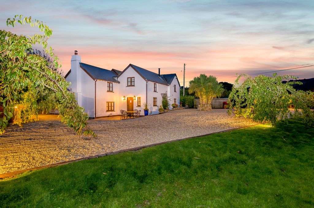 Property photo 1 of 37