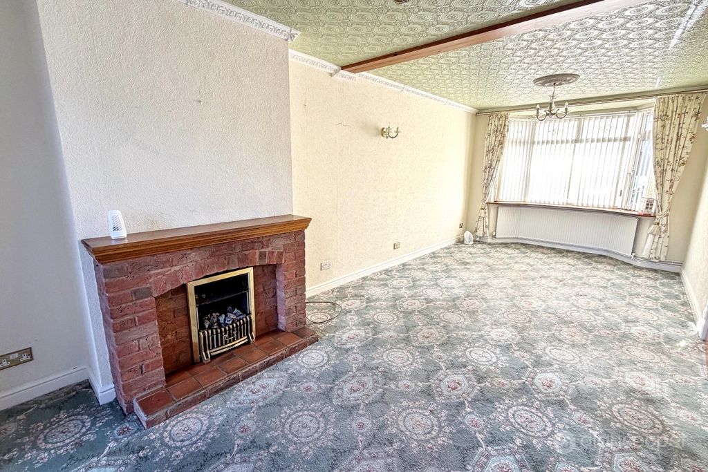 Property photo 2 of 12 4835014