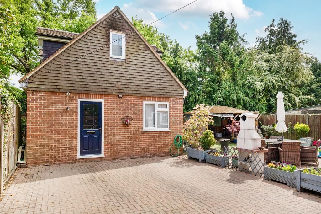 Property photo 3 of 19 External View