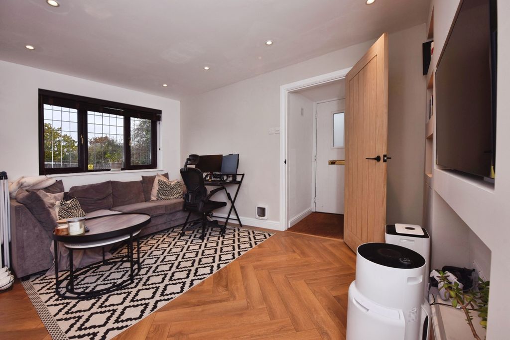 Property photo 3 of 22