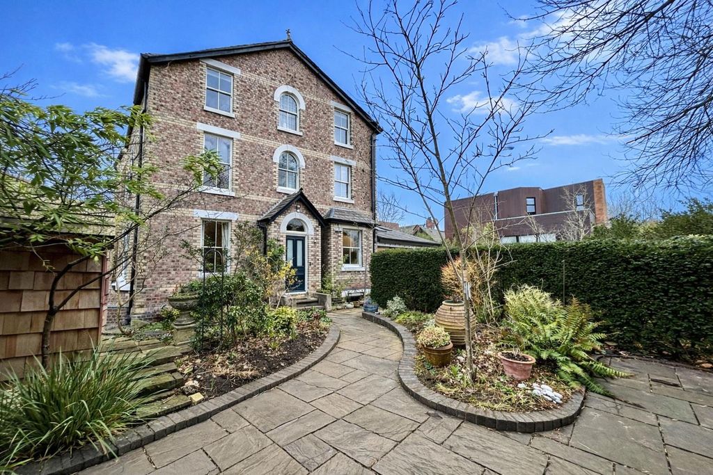 Property photo 1 of 30