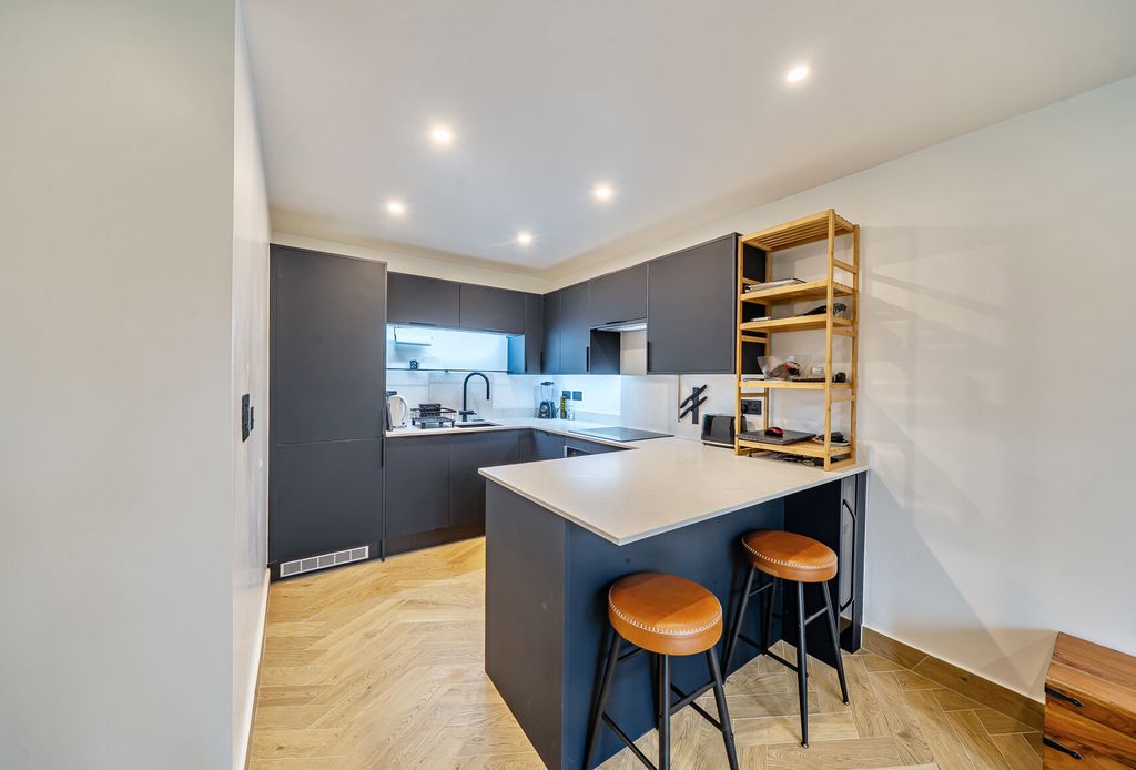 Property photo 2 of 12 1420602-5-69Aaf85...