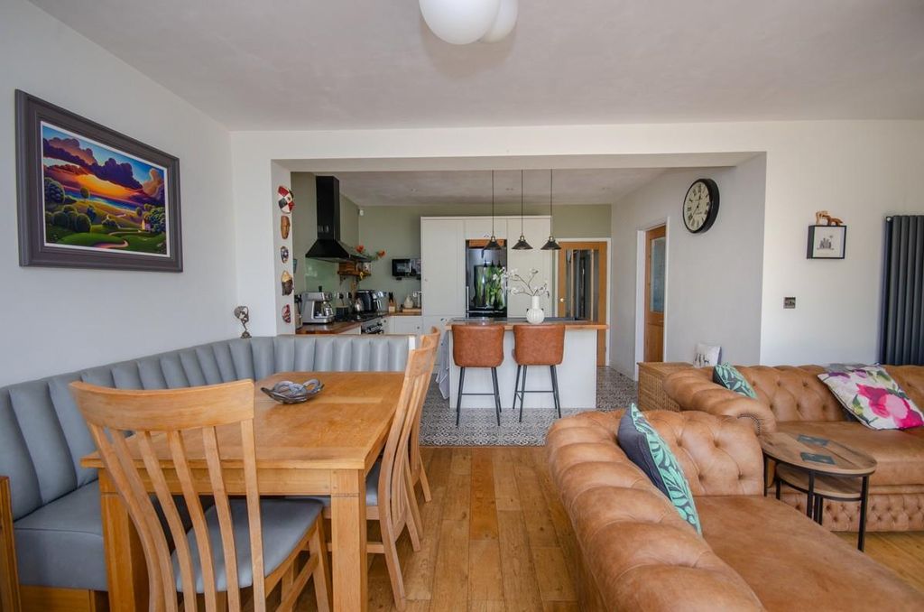 Property photo 2 of 26 Family-Dining-Kitchen.Jpg