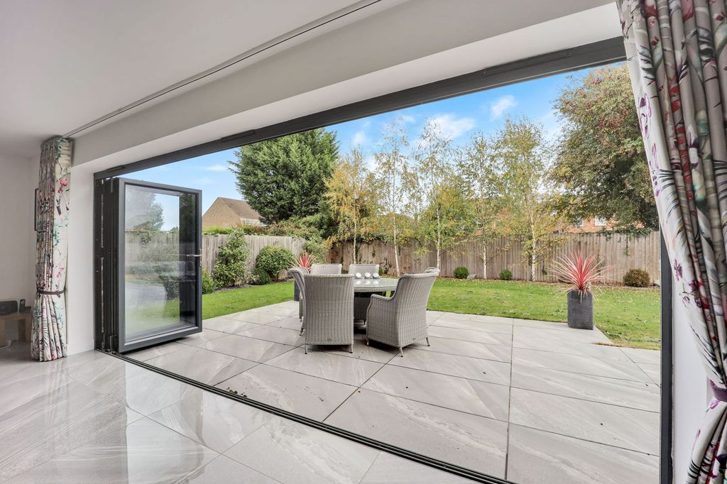 Property photo 2 of 36