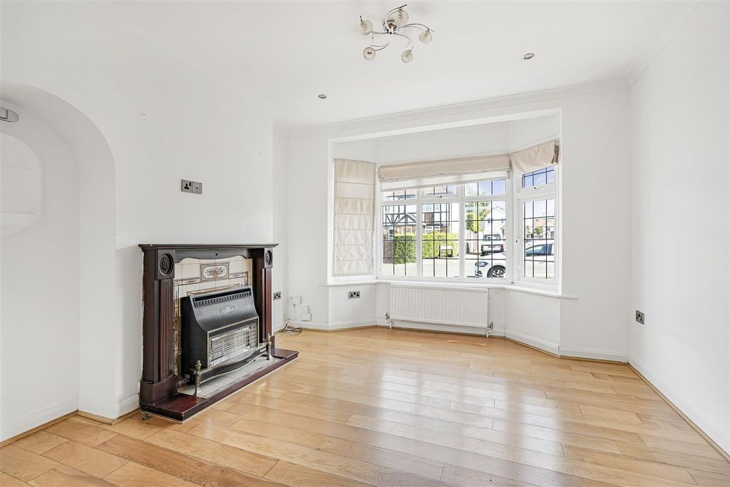 Property photo 3 of 17