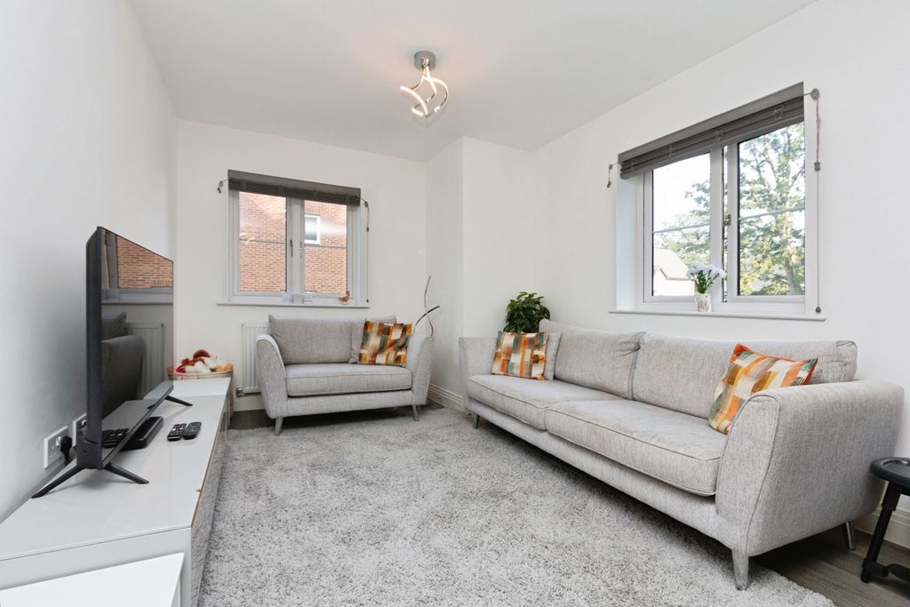 Property photo 2 of 15 Pbox-Img.Jpg