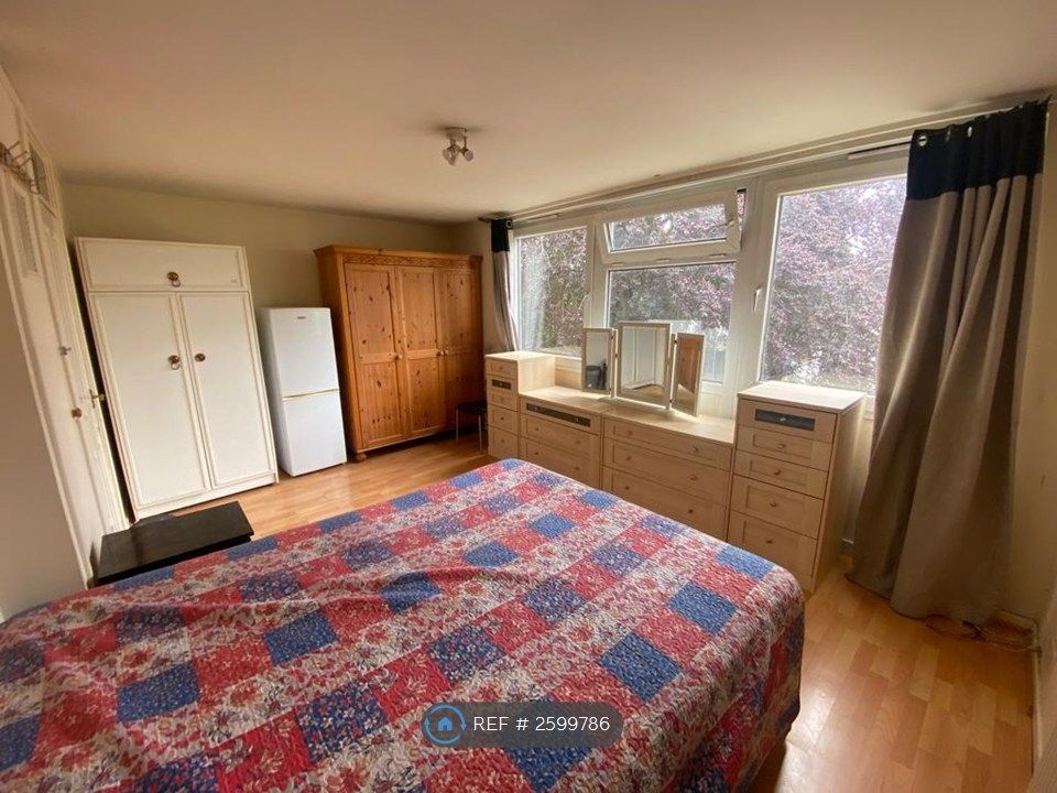 Property photo 2 of 14 Large Double For Couple £1000