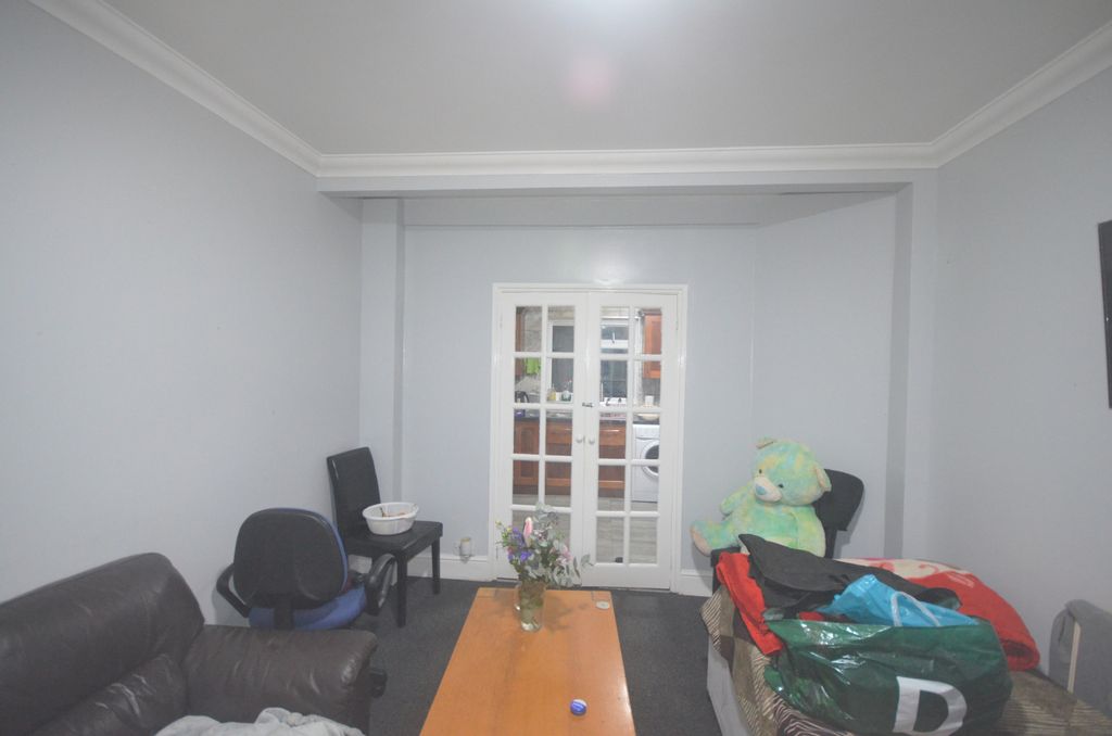 Property photo 3 of 7 Gallery