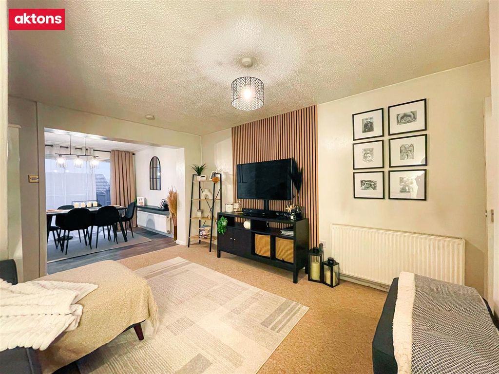 Property photo 2 of 15 Img_3287.Heic (1).Jpg