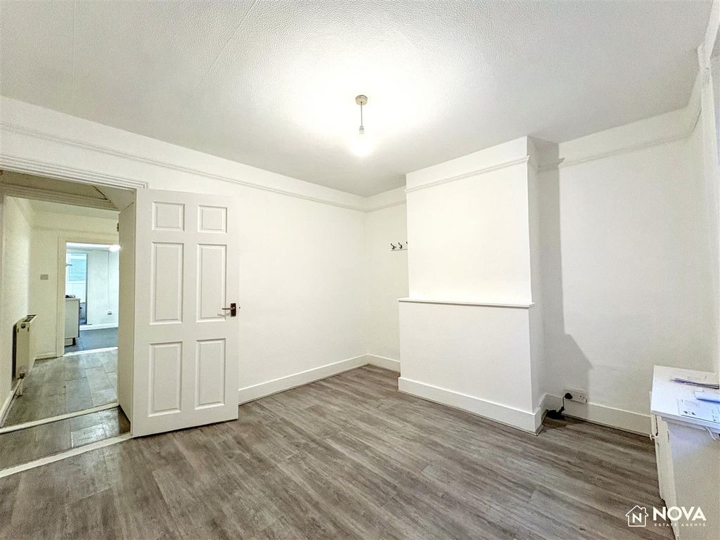 Property photo 2 of 12 Img_5424.Jpg