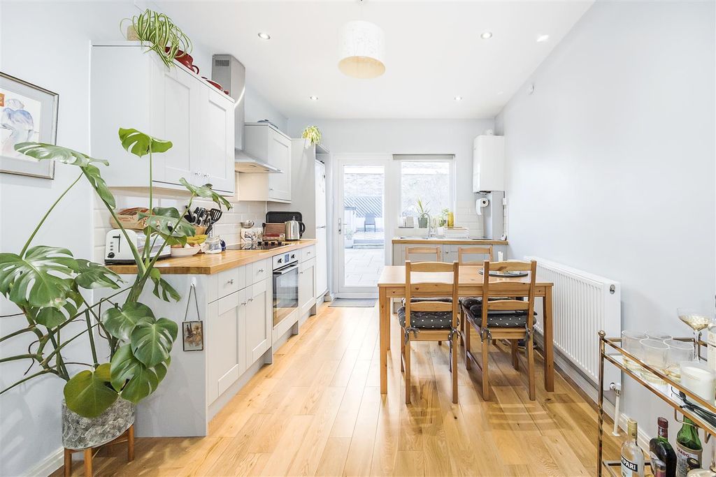 Property photo 2 of 14 2