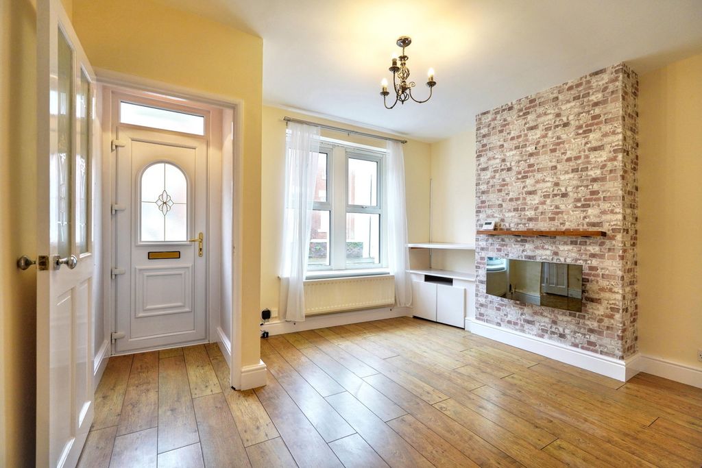 Property photo 2 of 21