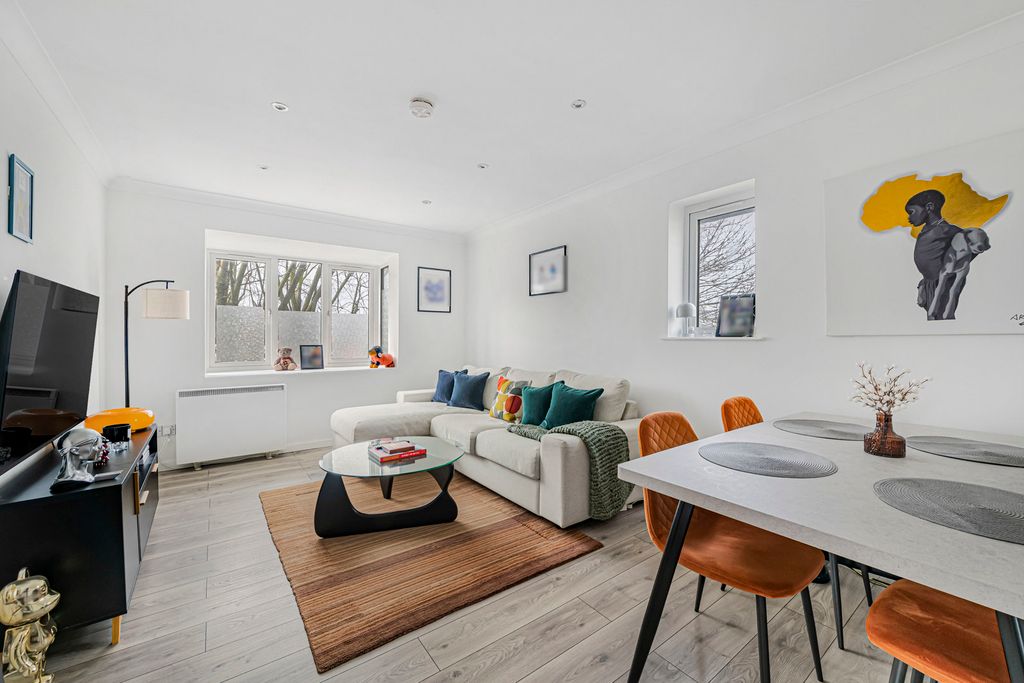 Property photo 1 of 17 Reception Room