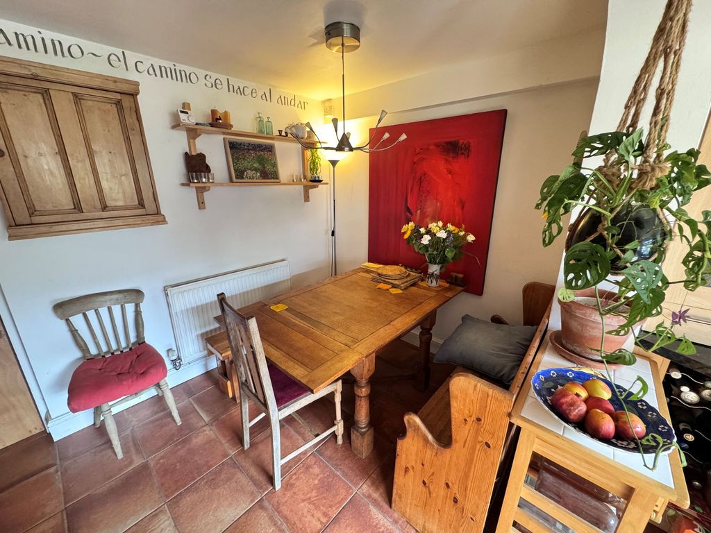 Property photo 3 of 37