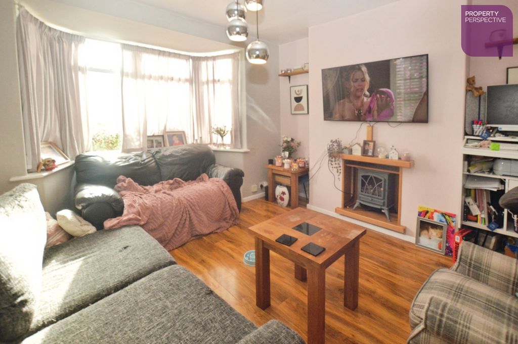 Property photo 2 of 12 Lounge