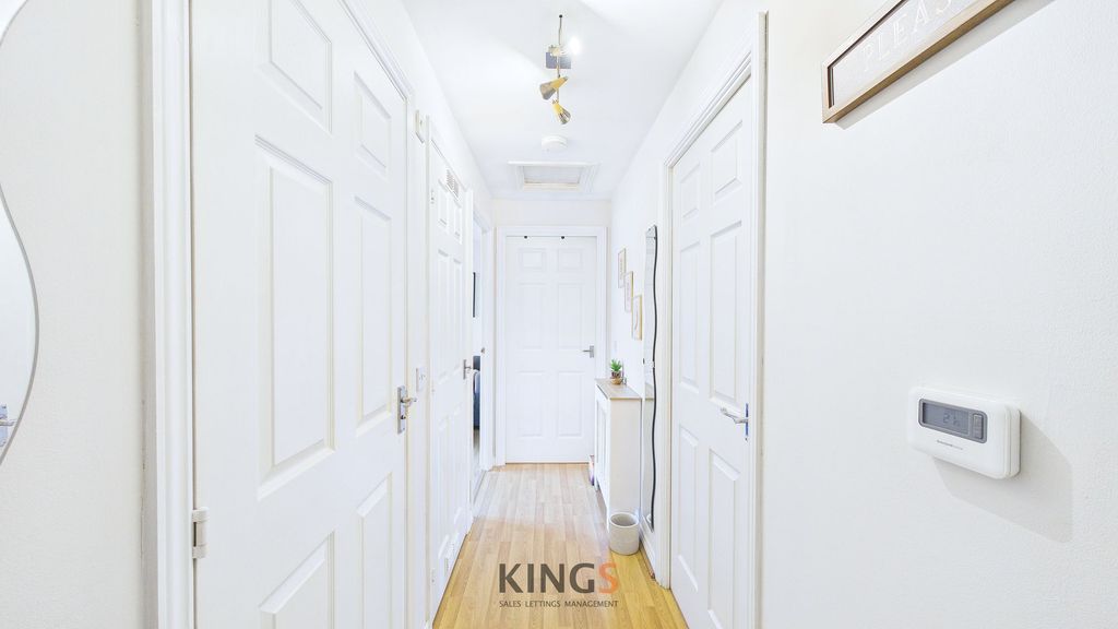 Property photo 2 of 13 Hallway