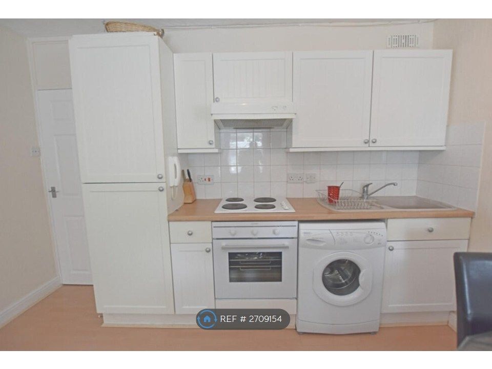 Property photo 1 of 8 Kitchen