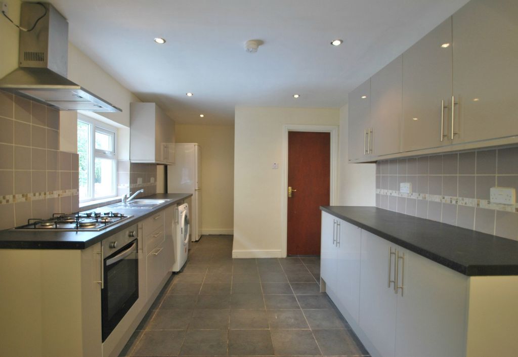 Property photo 1 of 10 Photo 9