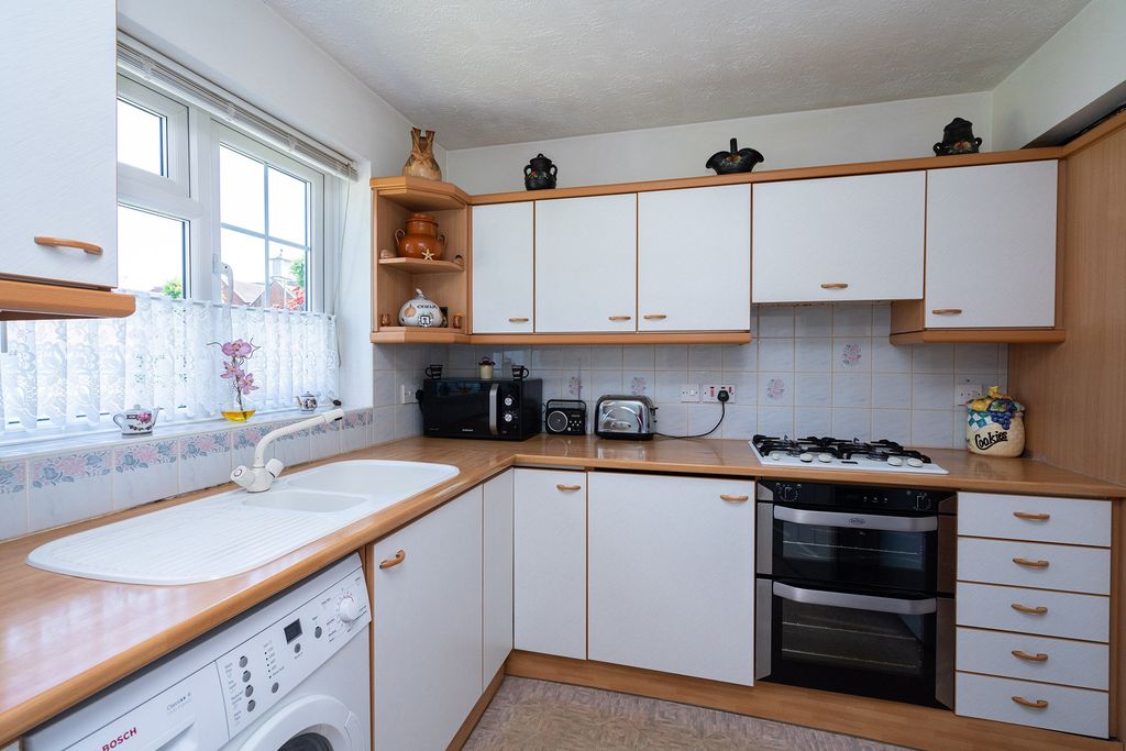 Property photo 3 of 13