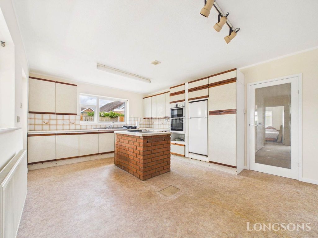 Property photo 3 of 19