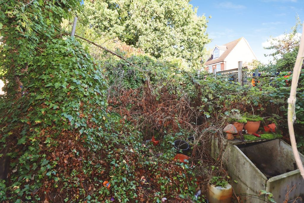 Property photo 3 of 17 Pbox-Img.Jpg