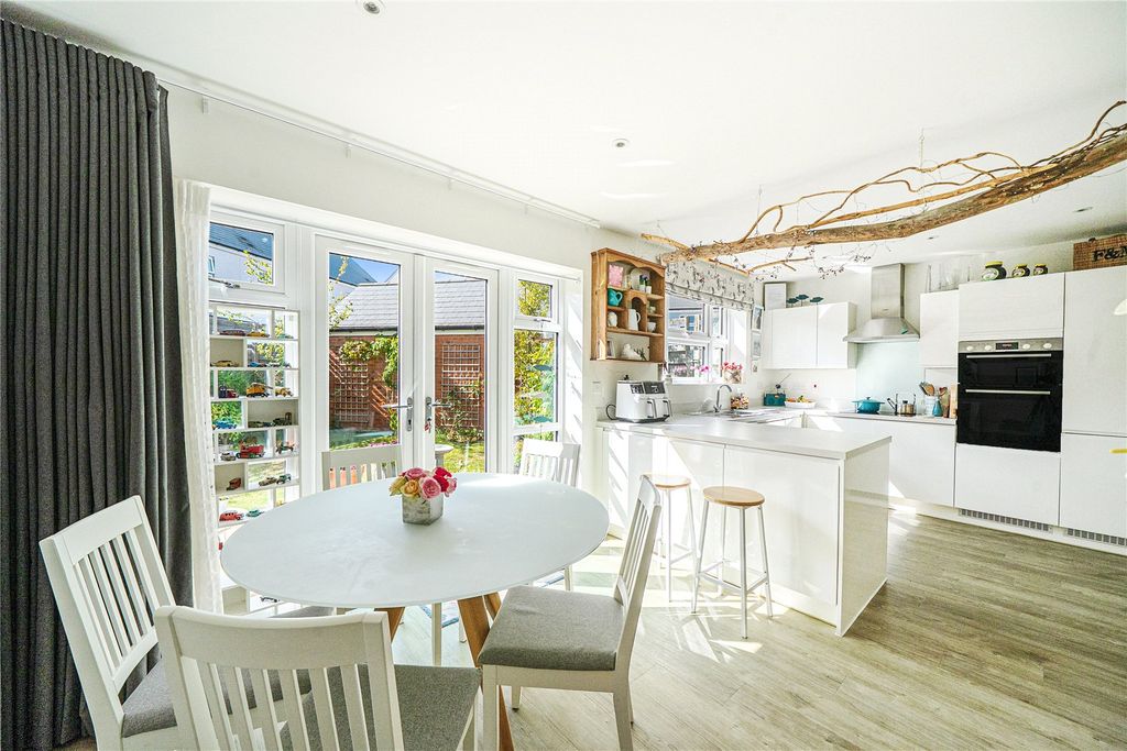 Property photo 2 of 12 Dining/Kitchen