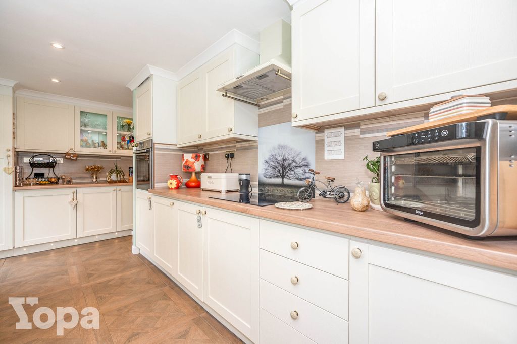 Property photo 3 of 20 New Kitchen