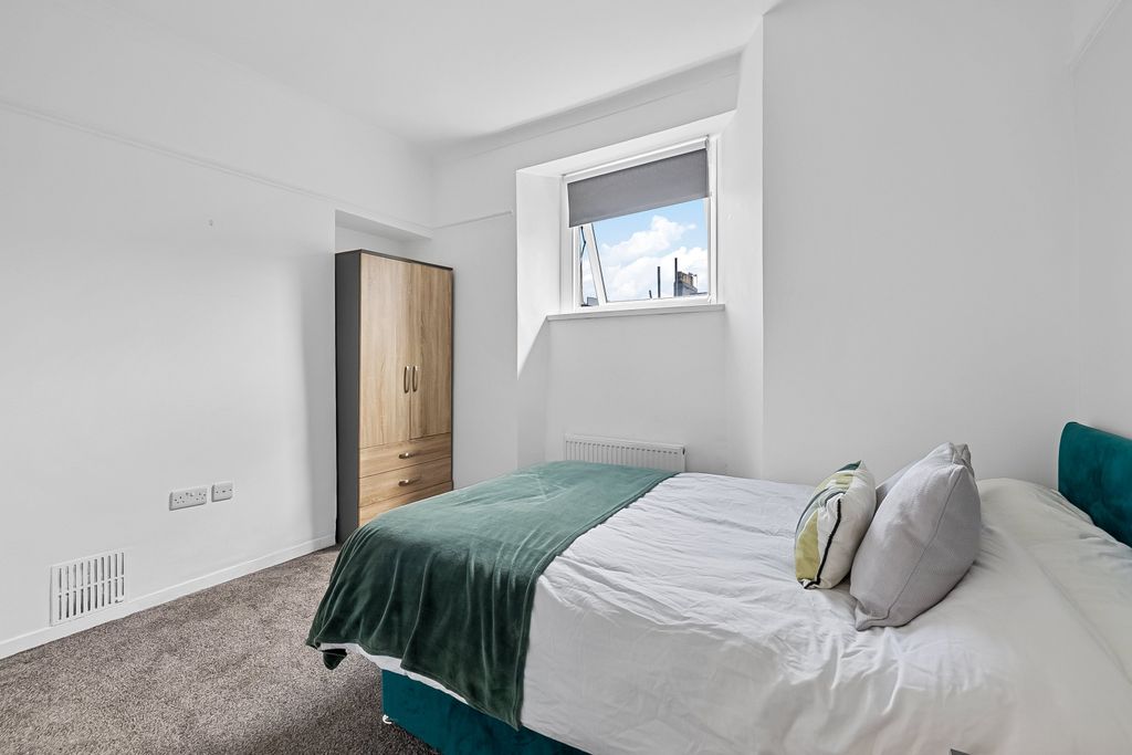 Property photo 2 of 6 0006