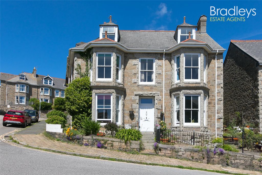 Property photo 2 of 29 Picture No. 38
