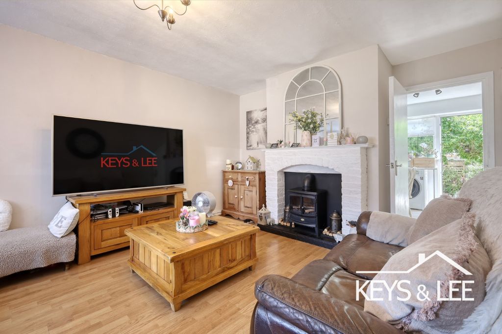 Property photo 2 of 16 4352036