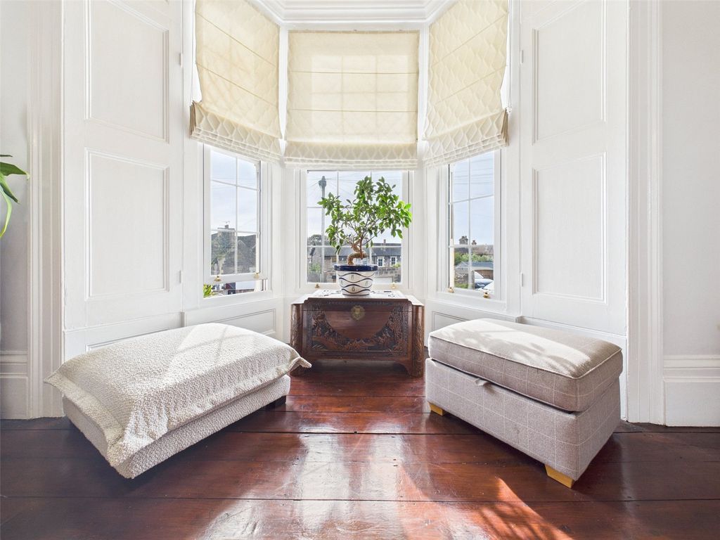 Property photo 2 of 28 Picture No. 16