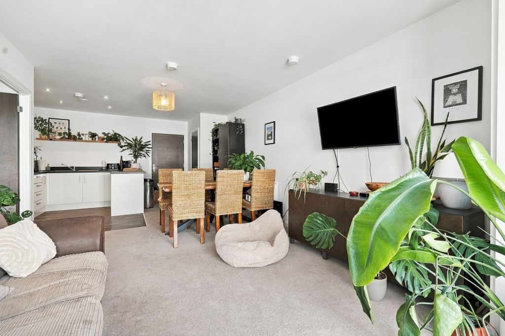 Property photo 3 of 21