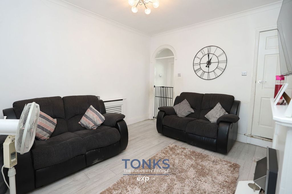 Property photo 3 of 15