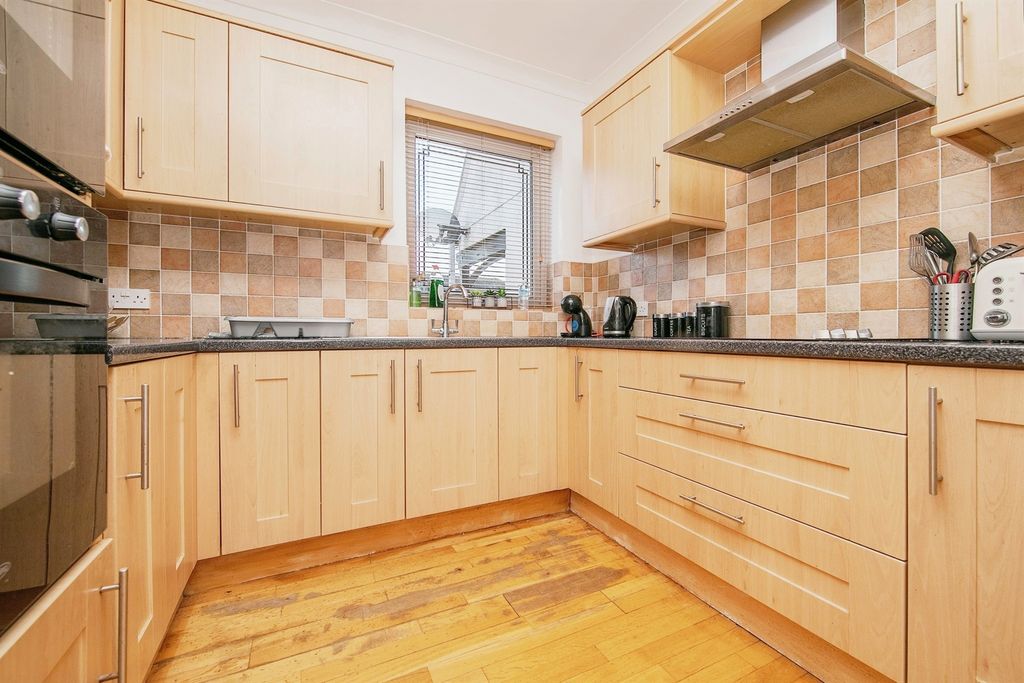 Property photo 3 of 19