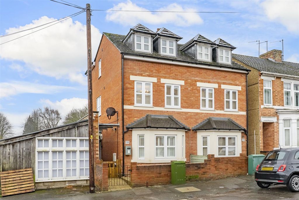 Property photo 1 of 20