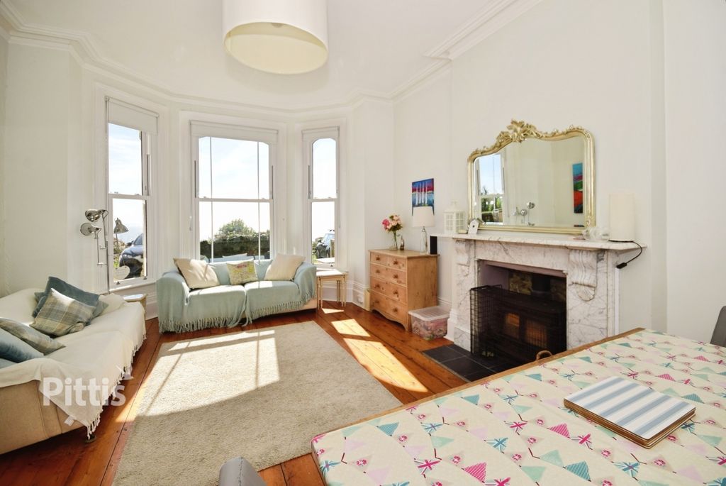 Property photo 3 of 24