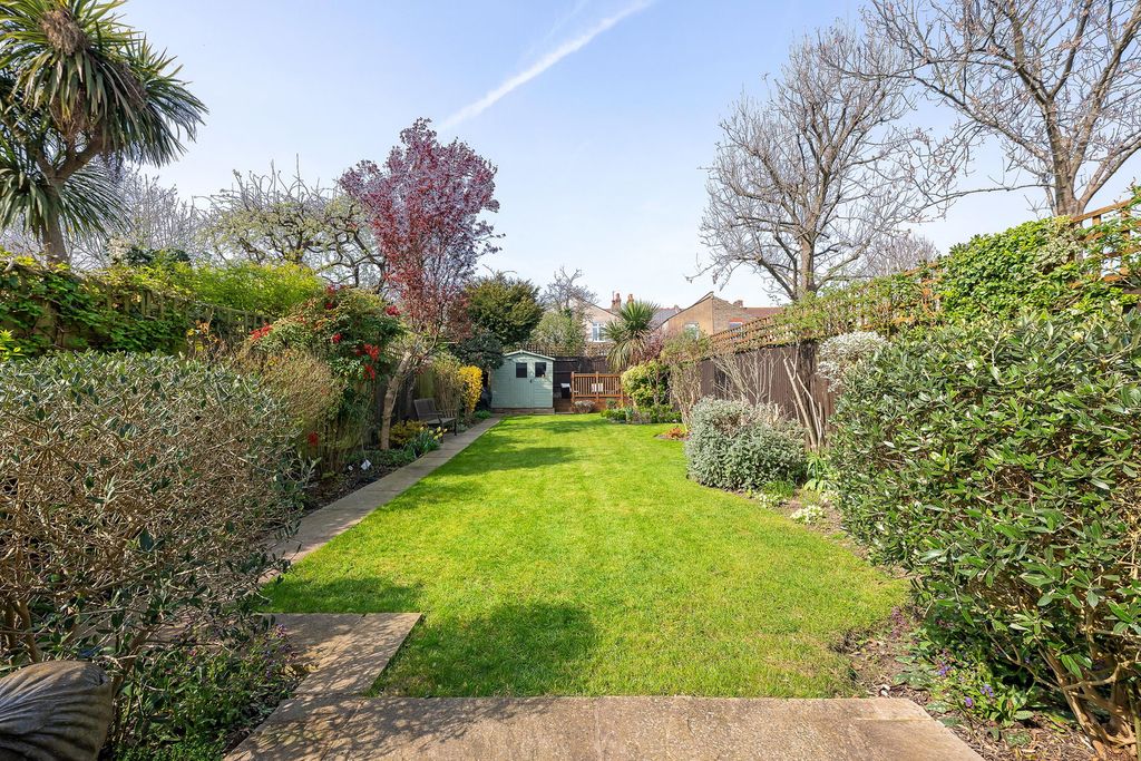 Property photo 3 of 47