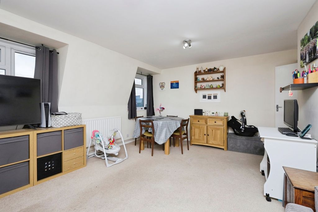 Property photo 2 of 15 Pbox-Img.Jpg