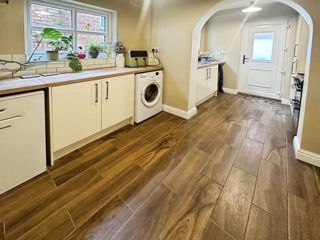 Property photo 3 of 22 Kitchen