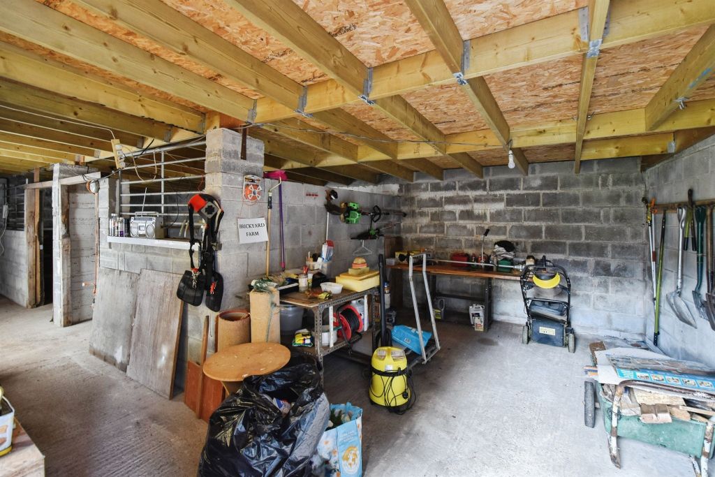 Property photo 3 of 34