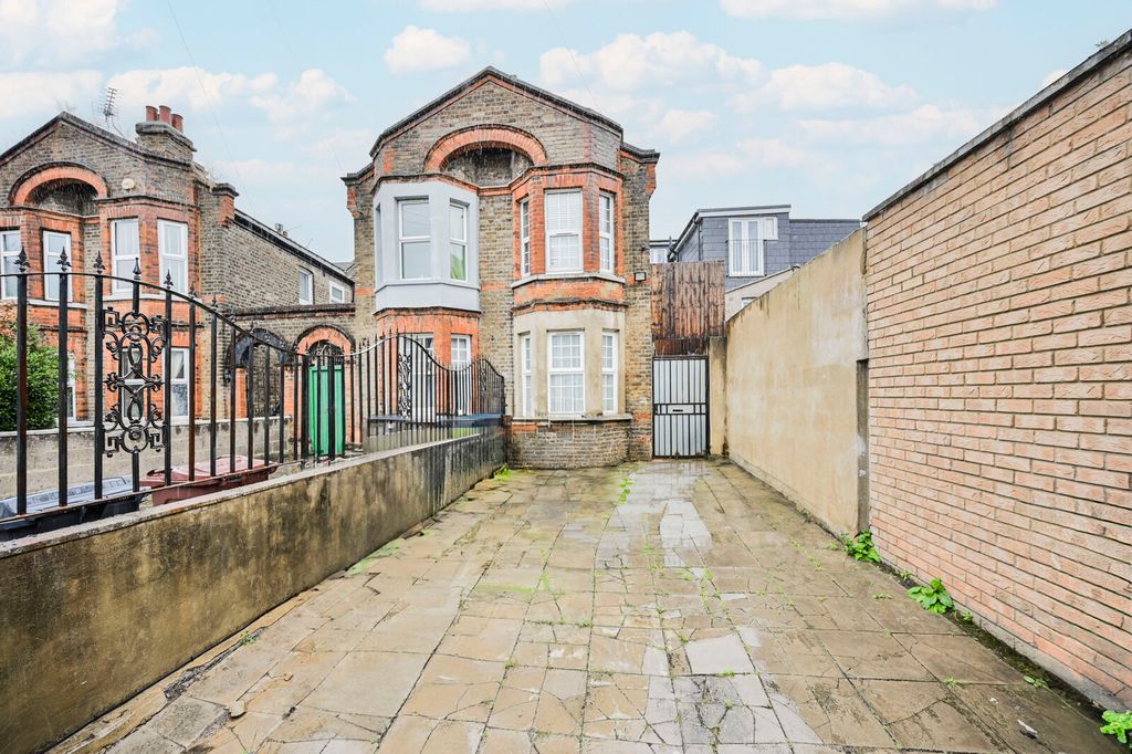 Property photo 1 of 13