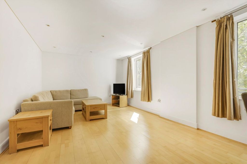 Property photo 2 of 8