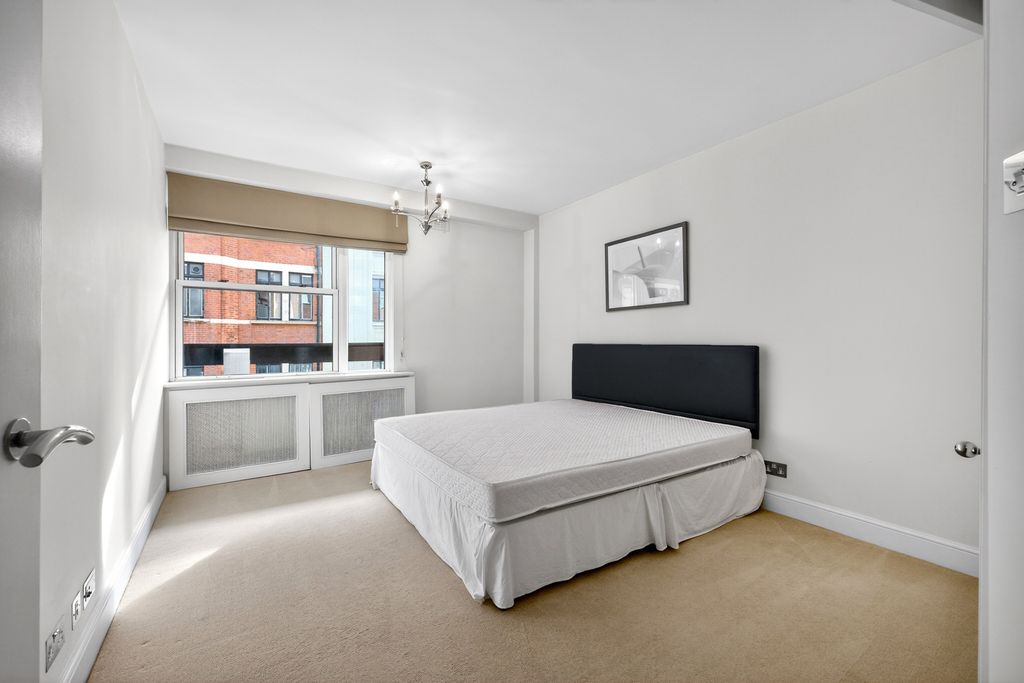 Property photo 3 of 20 Bedroom